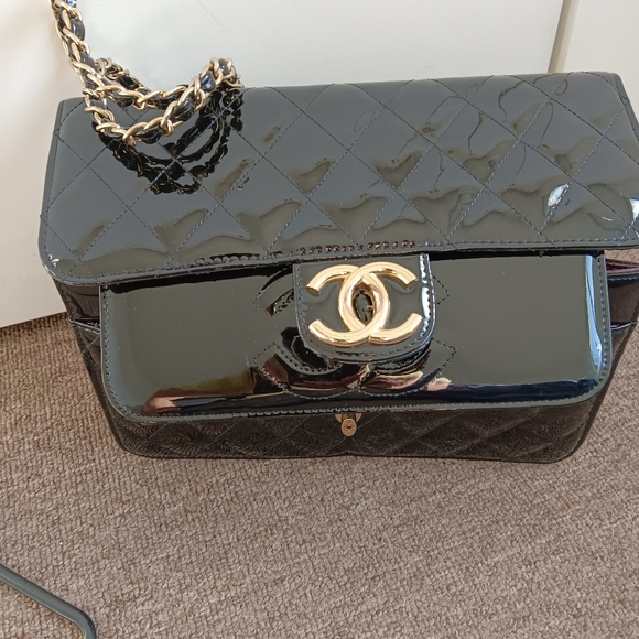 Chanel bag still in good condition - Picture 15 of 16